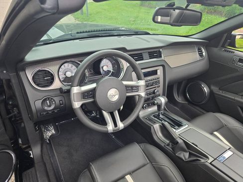 Used 2010 Ford Mustang GT Premium RWD image 22