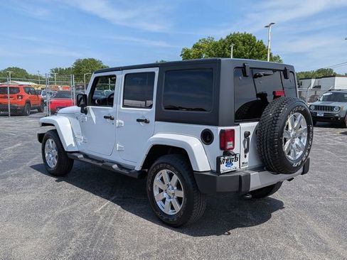 Used 2018 Jeep Wrangler Unlimited Sahara w/ Connectivity Group AWD/4WD image 6