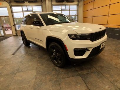 Used 2023 Jeep Grand Cherokee Limited w/ Black Appearance Package