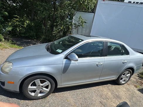 Used 2009 Volkswagen Jetta SEL FWD image 8