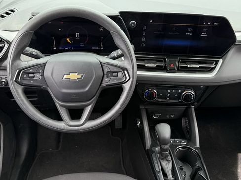 Used 2025 Chevrolet TrailBlazer LT AWD/4WD image 11