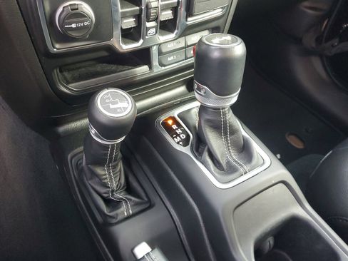 Used 2022 Jeep Wrangler Unlimited Sahara w/ LED Lighting Group image 23