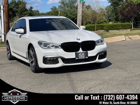 Used 2019 BMW 750i image 12