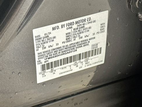 Used 2024 Ford Explorer XLT w/ Equipment Group 202A AWD/4WD image 12