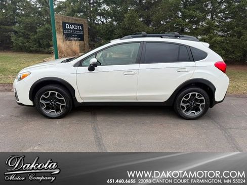 Used 2017 Subaru Crosstrek 2.0i Limited image 1