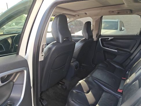 Used 2015 Volvo XC60 T5 Premier w/ Proximity Package FWD image 14
