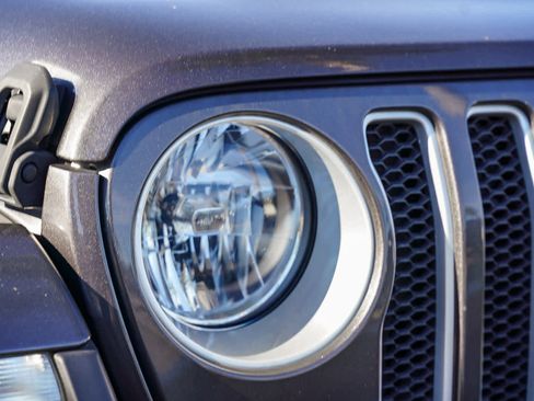 Used 2022 Jeep Wrangler Unlimited Sahara image 7