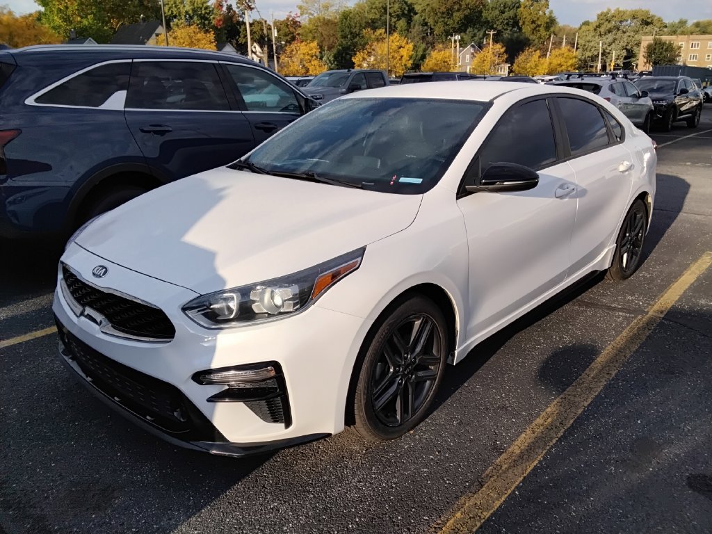 Used 2021 Kia Forte GT-Line FWD image 2
