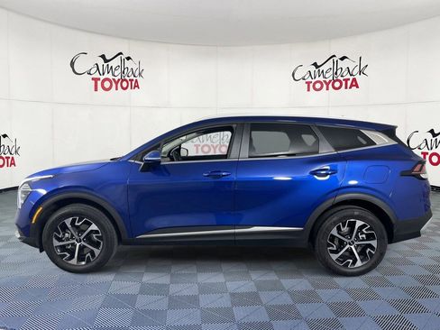 Used 2025 Kia Sportage EX AWD/4WD image 4