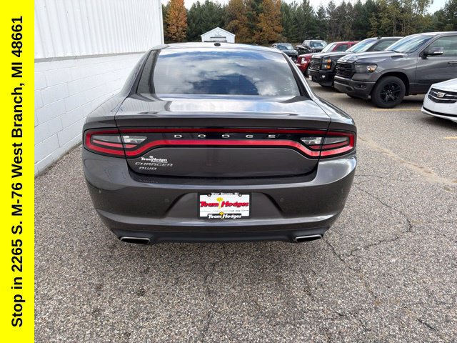 Used 2016 Dodge Charger SE w/ Power Sunroof Group AWD/4WD image 9