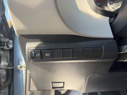 Used 2020 Toyota Corolla LE image 15