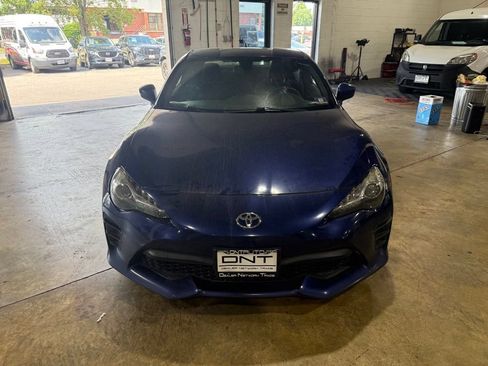 Used 2019 Toyota 86 RWD image 2