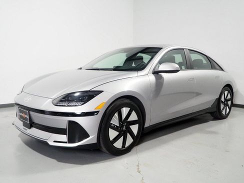 Used 2025 Hyundai Ioniq 6 SE RWD image 9