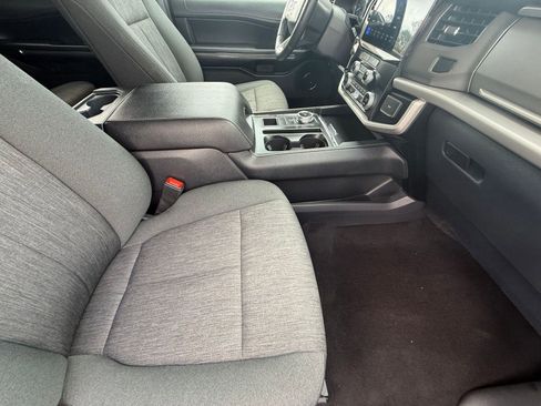 Used 2022 Ford Expedition XLT image 33