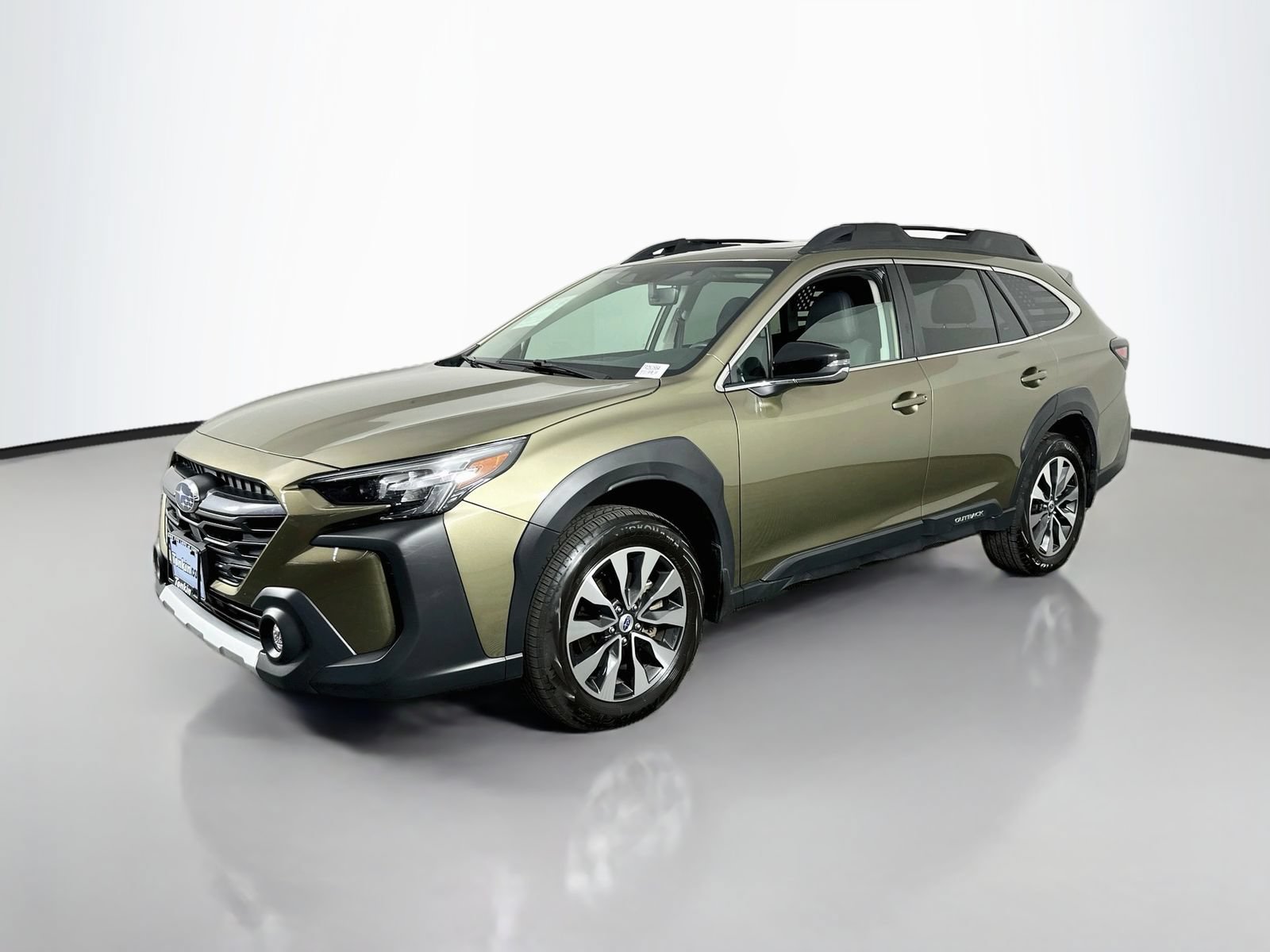 Used 2025 Subaru Outback Limited w/ Popular Package #2 AWD/4WD image 3