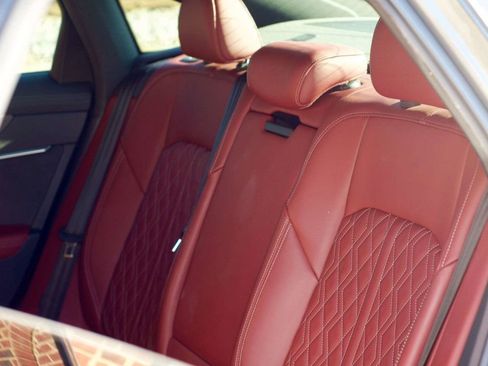 Used 2022 Audi S6 Premium Plus image 42