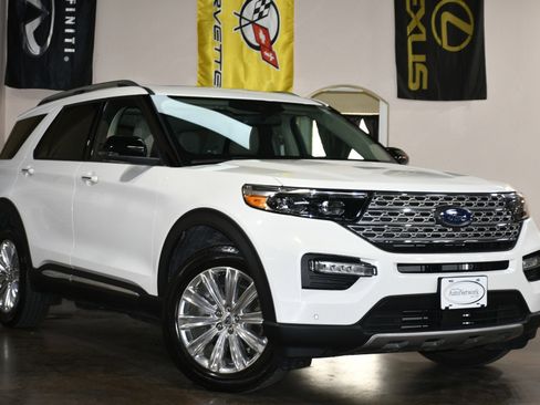 Used 2020 Ford Explorer Limited w/ Class III Trailer Tow Package image 3