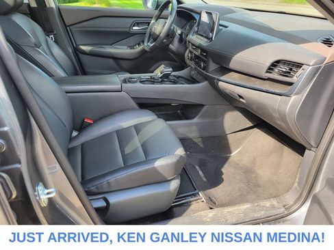 Certified 2023 Nissan Rogue SV w/ SV Premium B Package AWD/4WD image 23