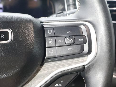 Used 2024 Jeep Wagoneer L Series II w/ Flexible Seating Group AWD/4WD image 33
