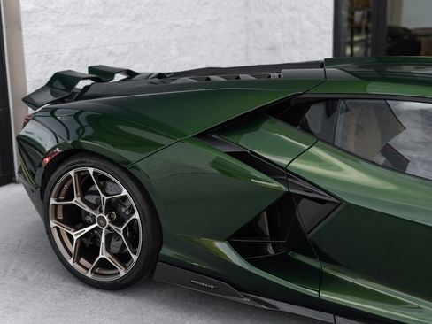 Used 2026 Lamborghini Revuelto AWD/4WD image 22