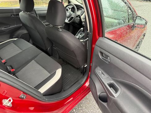 Used 2021 Nissan Versa SV FWD image 7