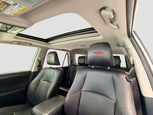 Certified 2017 Toyota 4Runner TRD Off-Road Premium AWD/4WD image 19
