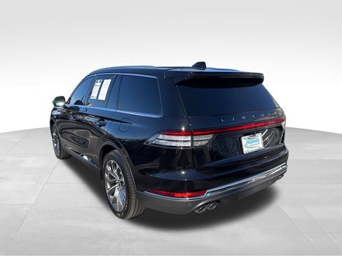 Used 2025 Lincoln Aviator AWD image 6