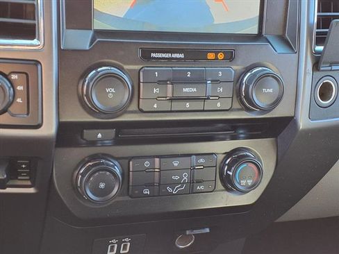 Used 2017 Ford F250 XLT w/ XLT Value Package image 9