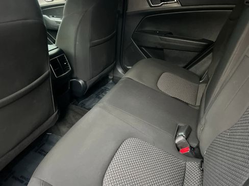 Used 2023 Kia Sportage LX image 4