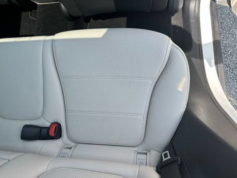 Used 2026 Mercedes-Benz GLC 300 4MATIC image 35