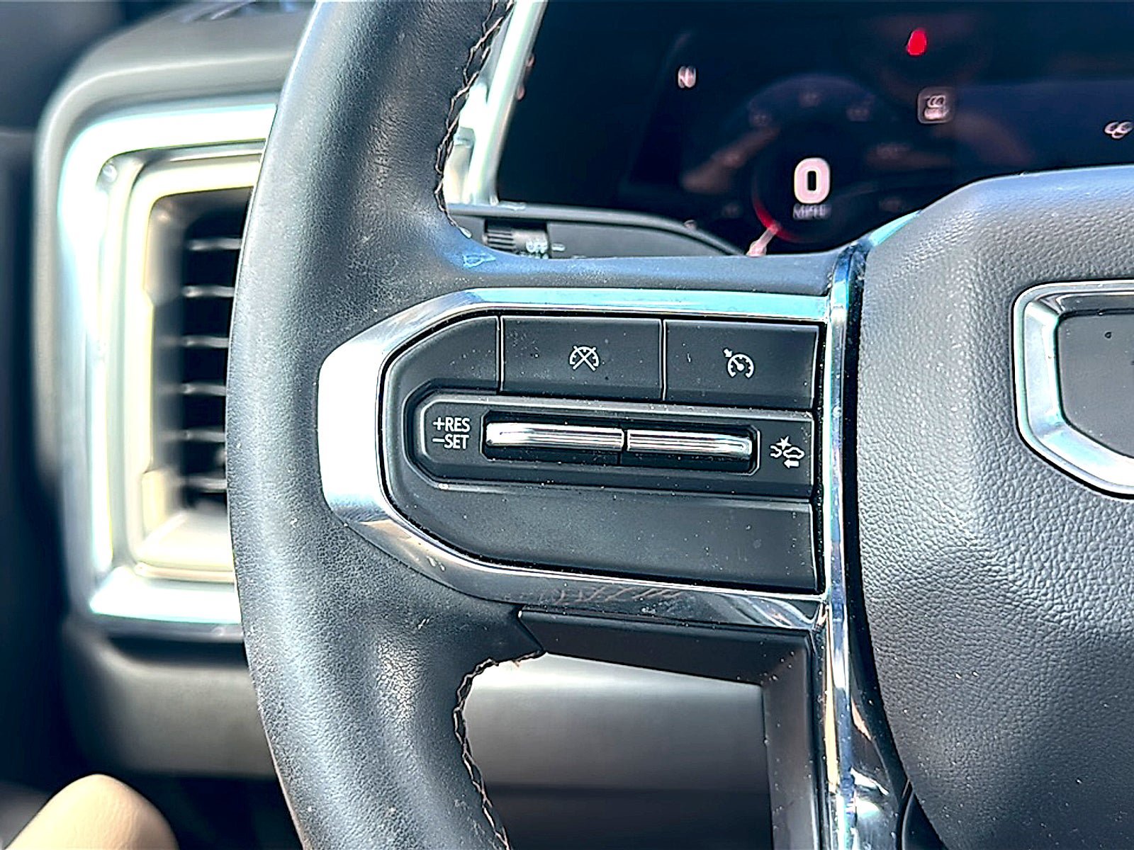 Used 2024 GMC Canyon Denali AWD/4WD image 31