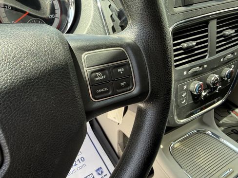 Used 2016 Dodge Grand Caravan SXT FWD image 25