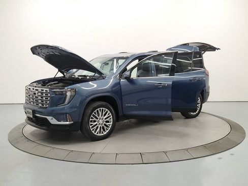 Used 2024 GMC Acadia Denali w/ Super Cruise Package FWD image 12