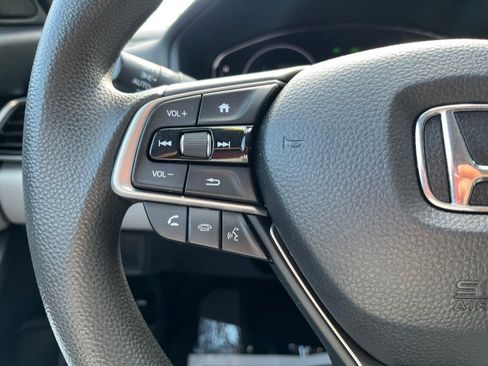 Used 2018 Honda Accord EX image 19