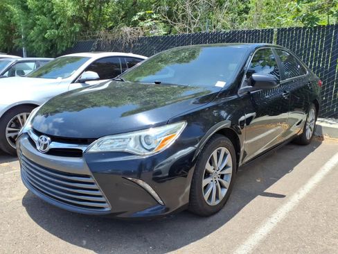 Used 2016 Toyota Camry XLE w/ Moonroof Package FWD image 1