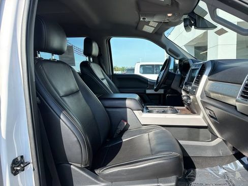 Used 2019 Ford F250 Lariat w/ Lariat Ultimate Package AWD/4WD image 32