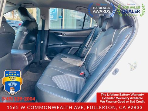 Used 2019 Toyota Camry SE FWD image 23