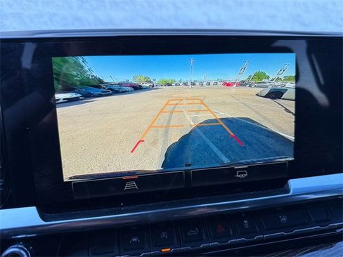 Used 2022 GMC Sierra 1500 Elevation image 18