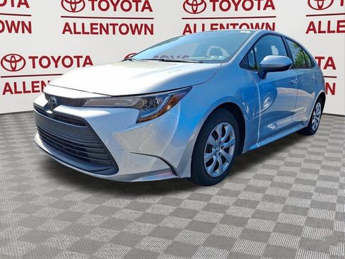 Used 2024 Toyota Corolla LE FWD image 3