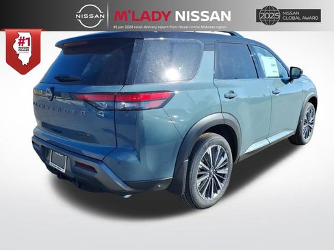 New 2026 Nissan Pathfinder Platinum image 7