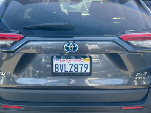 Used 2021 Toyota RAV4 XLE w/ Convenience Package AWD/4WD image 19
