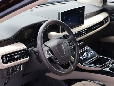 Used 2023 Lincoln Nautilus Reserve w/ Luxury Package AWD/4WD image 15