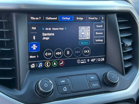 Used 2023 GMC Acadia SLT image 26