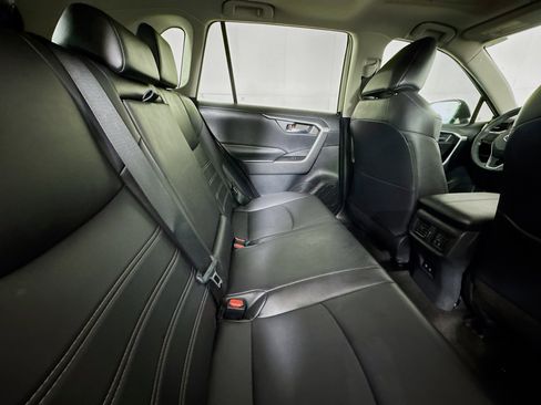 Used 2019 Toyota RAV4 XLE Premium image 26