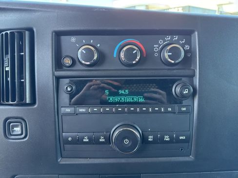 Used 2023 GMC Savana 2500 w/ Driver Convenience Package image 15