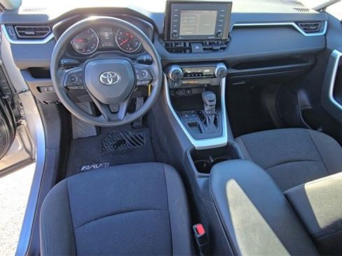 Used 2022 Toyota RAV4 LE image 18