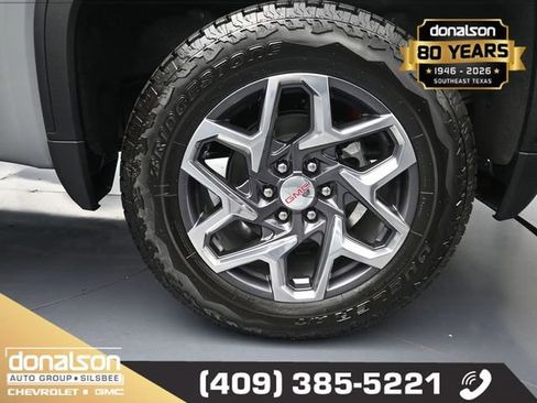 Used 2025 GMC Sierra 1500 SLE w/ X31 Off-Road Package AWD/4WD image 12