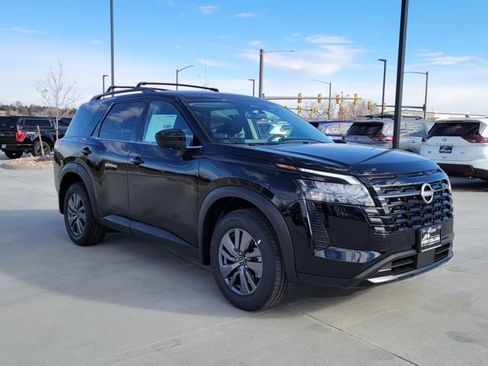 New 2026 Nissan Pathfinder SV image 4