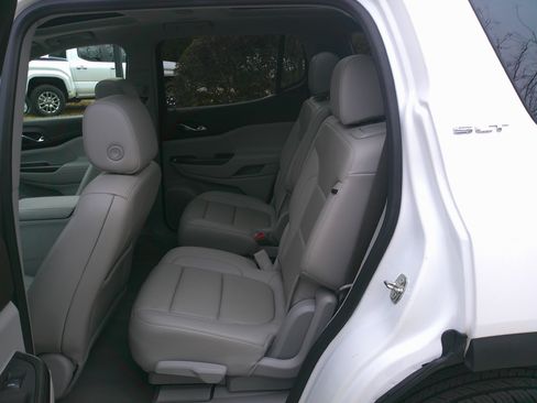 Used 2021 GMC Acadia SLT w/ Technology Package image 31