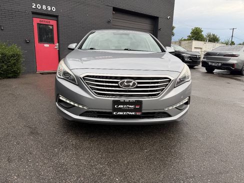 Used 2015 Hyundai Sonata SE FWD image 2